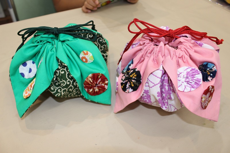 「花びら巾着作り」 | NPO法人 東北の造形作家を支援する会 SOAT（ソアト）